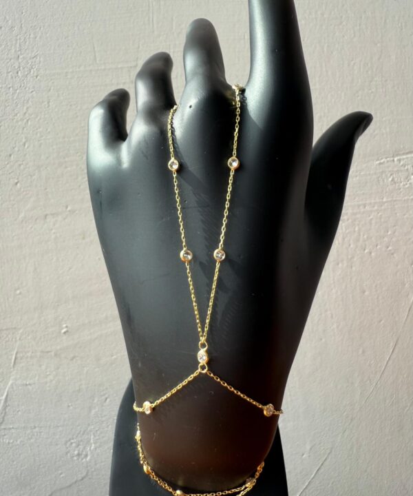 The Aurora Handchain