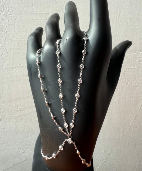The Tri silver Handchain